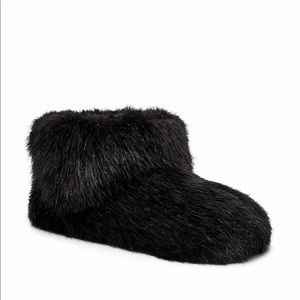 🔥🔥UGG Amary Faux Fur Slipper Bootie.